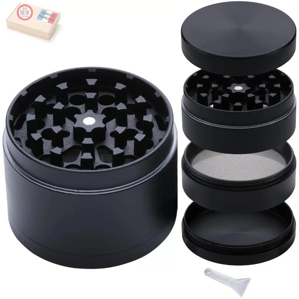 Grinder [GARANTIE À VIE] Marque Française - 4 Parties dont 3 Compartiments avec Filtre et Mini Spatule - 55x40mm
